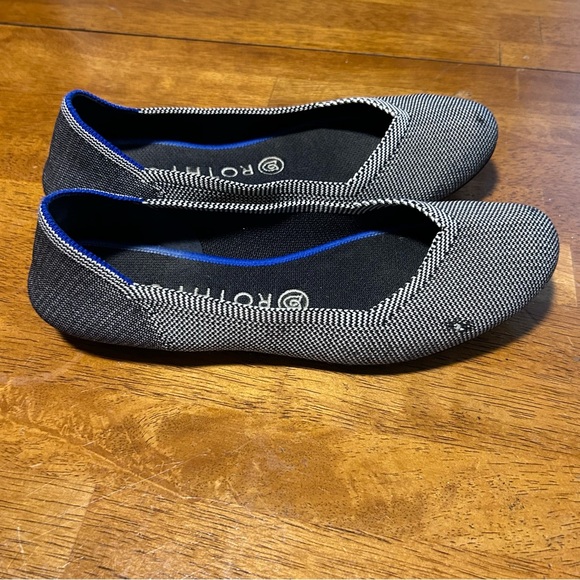 ROTHY’S **Destroyed** Rothy’s The Flat Round Toe Black White Birdseye | Size 8 - Picture 4 of 15